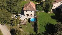 Spacious Langhe Vacation Family House With Large Garden - Nocciolina - Chambres d'hôtes Bossolasco