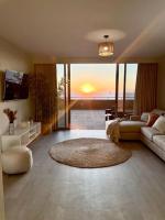 Infinity Sunset Beachfront Apartment - B&B Città del Capo