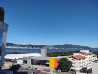 B&B Florianópolis - Apartamento no bairro Coqueiros com vista para o mar e a 700 metros da Ponte Hercílio Luz - Bed and Breakfast Florianópolis