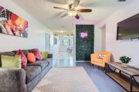 Spacious Tampa Haven - Games - Pool - 7-15 min From ALL - B&B Tampa