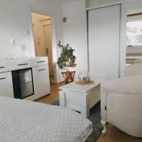 White home apartment - B&B Banja Luka