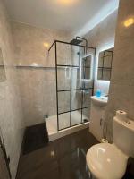 BROADWAY SUITE - Newly refurbished stylish apartment with FREE PRIVATE PARKING - Great location - Chambres d'hôtes Birmingham
