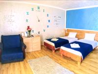 Dreibettzimmer mit Bergblick