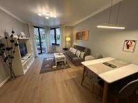 Boston Cozy Elegant Family Apt w Parking Near NSA - B&B Sofia