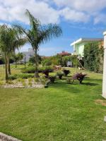 Sobrado com garagem e churrasqueira - B&B