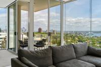 Bondi Junction Living with Views & Double Parking - Bed and Breakfast Sydney