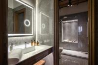 Deluxe Five-Bedroom Apartment - Frattina