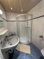 One-Bedroom Apartment (2-3 Adults)