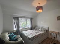 B&B London - Spacious Large Modern Double close to Central London Breakfast Included - Bed and Breakfast London