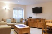 B&B Portsmouth - Secluded High End 2BR in Southsea FREE parking - Bed and Breakfast Portsmouth
