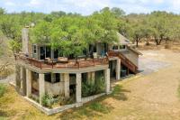 Wine Country Retreat – with a lake view! - B&B Spicewood