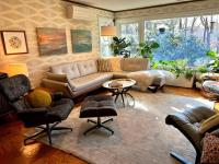 B&B Andover - Swanky Midcentury Ranch - Bed and Breakfast Andover