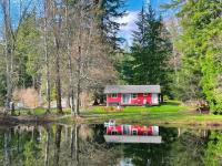 B&B Ashford - Red Cabin On The Lake BY Betterstay - Bed and Breakfast Ashford