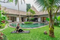 Brand new Luxury 3BR villa Ethnic Ubud # 1 - Bed and Breakfast Ubud