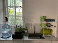 Adrian Family Homestay - B&B Ngabean