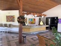 Flat Guarajuba 4 quartos térreo à Beira Mar - pé na areia - governança com arrumadeira e Wi Fi inclusos - B&B