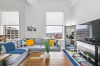 King Bed, Downtown Steps from Bengals & Reds, Minutes to OTR, TQL, HardRock - Bed and Breakfast Cincinnati