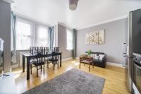 B&B London - Two Bedroom Apartment in London Harlesden - Bed and Breakfast London