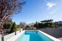 Akonizia Luxury House - With Private Heated Pool and Jacuzzi - B&B Dhrámia