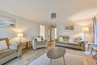 Spacious Sandbanks Apartment near Beach and Bars with Free Parking - B&B Poole