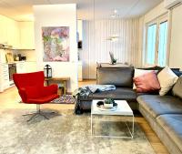 B&B Helsinki - Modern and cosy 3-bedroom apartment with private sauna, in trendy Kalasatama - Bed and Breakfast Helsinki