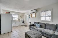 1 Mi to Boat Ramp: Bokeelia Home w/ Screened Patio - Chambres d'hôtes Bokeelia