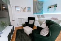 Smart Modern Studio With Free Parking, Wifi, Close To Town, Hospital, Uni, Quiet Area, Contact For Best Prices - B&B Exeter