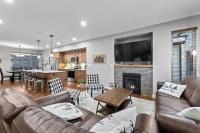 Echo Landing #42 by Bear Country - B&B Sun Peaks