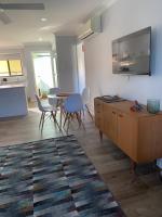 Relax on Ross - B&B Inverell