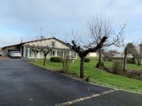 Les clés de Jonzacconciergerie, Villa les oiseaux - B&B