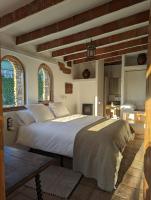 B&B Riudoms - Casa Hostalets - Renovated casa in the middle of the olive trees near the beach - Bed and Breakfast Riudoms