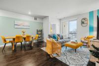 NEW Shoreline 401 2BR Condo Near Downtown and Bay - B&B Traverse City