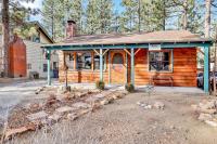 Kozy Cabin Big Bear~ Walk to Village & Lake Cottage~ - Chambres d'hôtes Big Bear Lake
