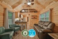 Stefan Cabin Nature-nested Tiny Home Hot Tub - B&B