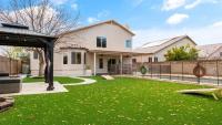 Beautiful Glendale Home with Pool Spa Games - B&B