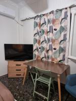 Peace'nQuiet - 200m Nikaia Metro - Detached House with Terrace - B&B Pireo