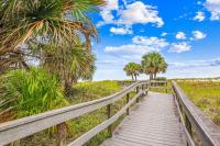 Sand Dunes Townhome C1 - Bed and Breakfast St. Pete Beach