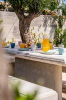 Villa & Studio Luke, Luxe accommodatie, unieke locatie bij de mooiste zandbaai - Chambres d'hôtes Supetar