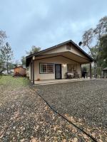 Wonky Donkey Den 30 mi to Yosemite Arch Entrance - B&B