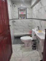 Apartment with Shower