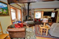 Hennessys Laughing Bear Lodge - B&B