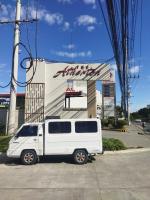 Sucat The Atherton Residential Condo C1516- Two Bedroom Apartment with Pool & Balcony, Amenities View in Sucat Paranaque Facing Manila Memorial Near SM BF Homes - Staycations by SMS No Pool On THU, Weekends & Holidays - Chambres d’hôtes Manille