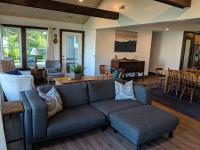Whitney Bay House on CHQ Lake - B&B Mayville