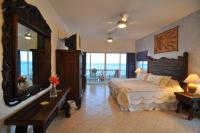 Deluxe King Room with Ocean View