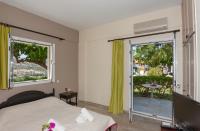 Standard Studio (4 Adults)