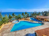 B&B Mombassa - Cool Breeze Beachfront Apartments - Bed and Breakfast Mombassa