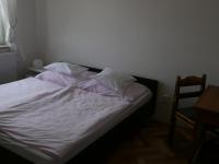 Doppel- oder Zweibettzimmer