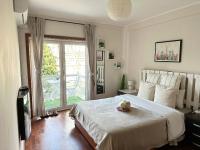 Modern Private Suite with Balcony & Bathroom - King and Queen Beds - Ferienwohnung Vila Nova de Gaia