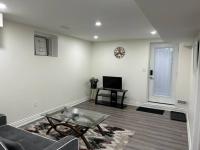 B&B Brampton - 2 Bedroom private apartment with private entrance - Bed and Breakfast Brampton