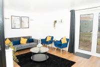 Stylish 3 bed house with free parking - B&B Belle Isle